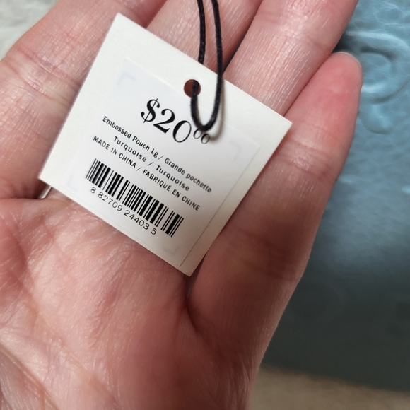 Large Embossed Pouch With Keyring From Indigo! NWT! - Picture 9 of 9